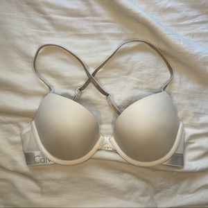 white push-up tshirt calvin klein bra